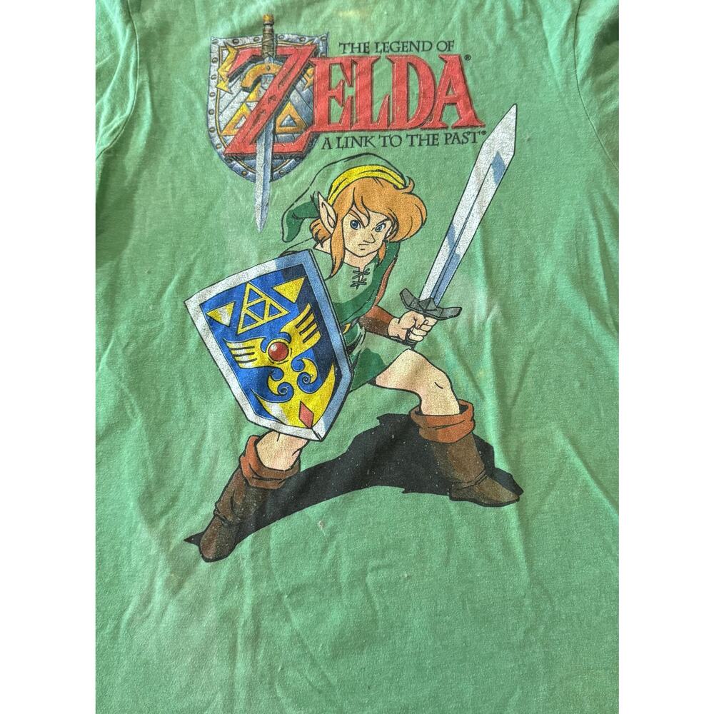 Vintage Nintendo LEGEND OF ZELDA Adult S Green Short Sleeve Tshirt Distressed